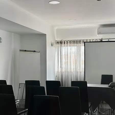 Отель Be One Hotel Caldas Da Rainha - By Mhmb Hospitality