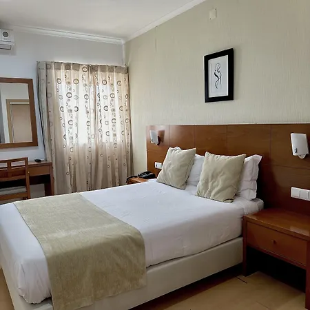 Be One Hotel Caldas Da Rainha - By Mhmb Hospitality Отель 3*