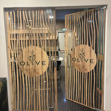 Отель Be One Hotel Caldas Da Rainha - By Mhmb Hospitality 3*