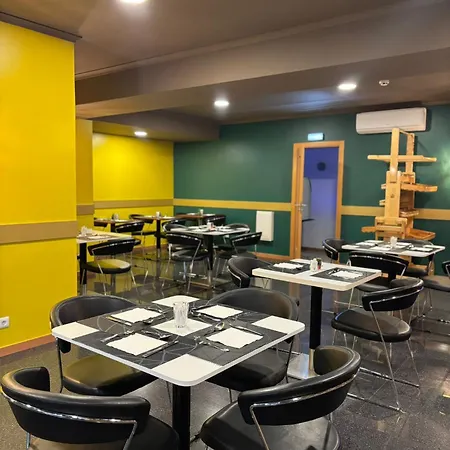 Отель Be One Hotel Caldas Da Rainha - By Mhmb Hospitality 3*