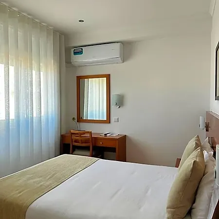 Отель Be One Hotel Caldas Da Rainha - By Mhmb Hospitality 3*