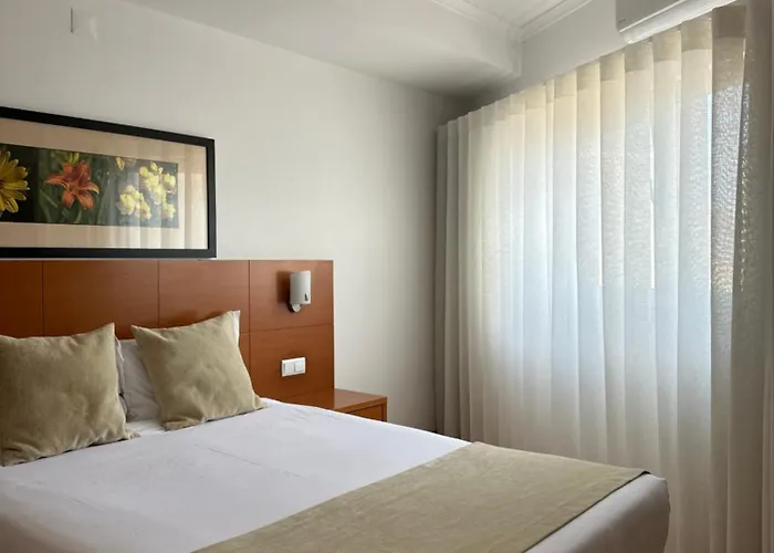 Отель Be One Hotel Caldas Da Rainha - By Mhmb Hospitality 3*